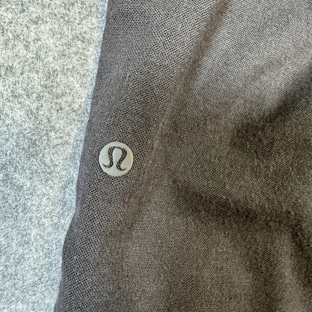 Lululemon Shorts Mens 36 Black Classic Chino Casual Stretch Summer Athletic - Picture 9 of 10